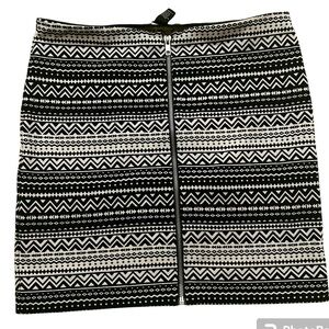 Forever 21 abstract geometric patterned zipper skirt size large L